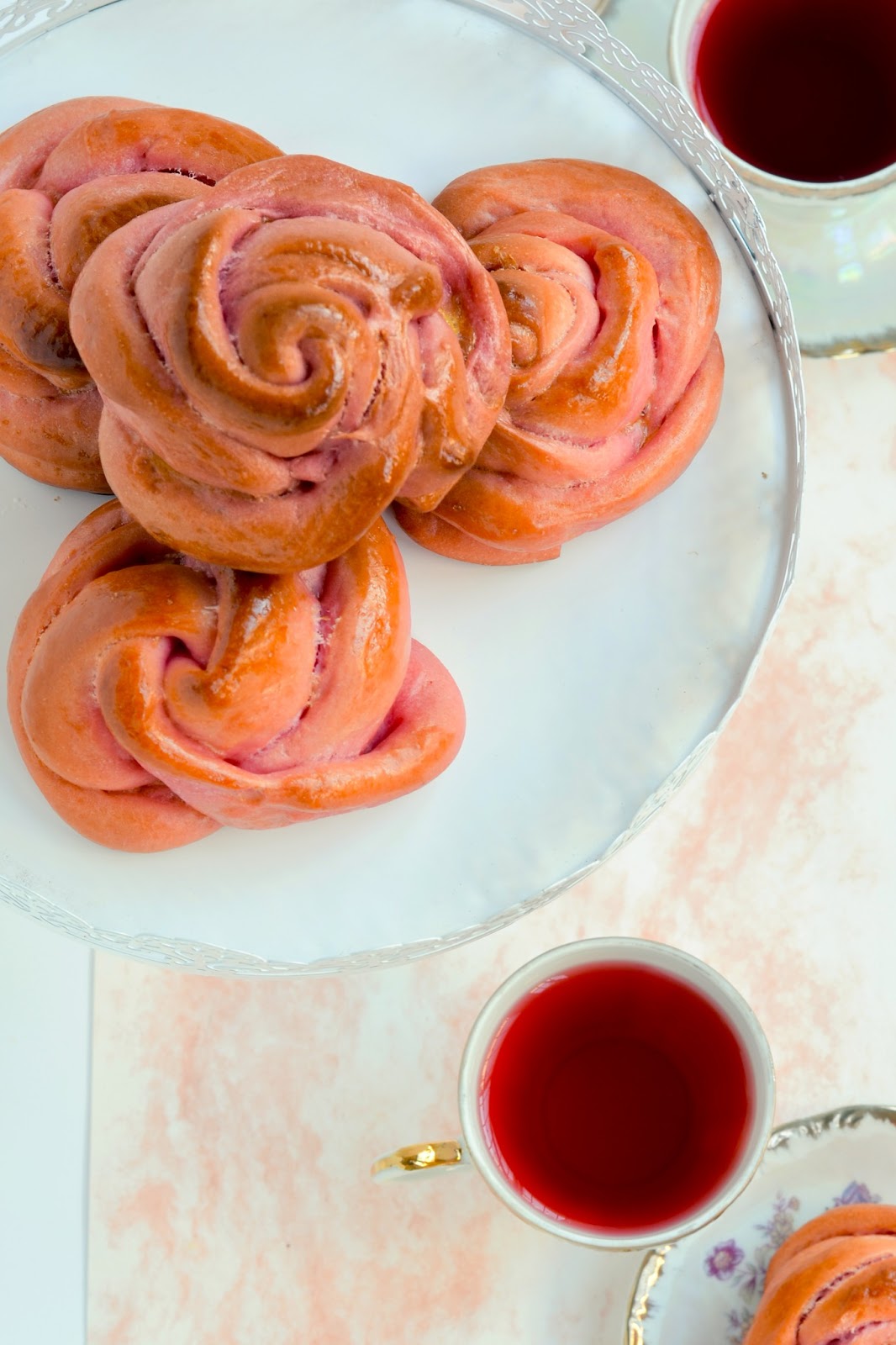 Strawberry tea roses and Valentine’s day Expectations. | The moonblush ...