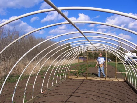 Comment fabriquer une serre de jardin avec des tuyaux en pvc - Écohabitation