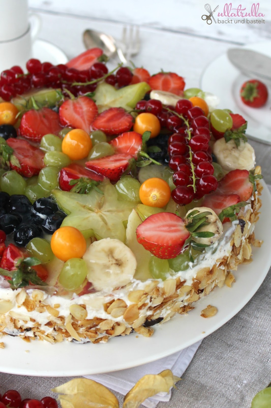 ullatrulla backt und bastelt: Obsttorte mit Joghurtcreme wie vom Konditor ullatrulla backt und bastelt: Obsttorte mit Joghurtcreme wie vom Konditor