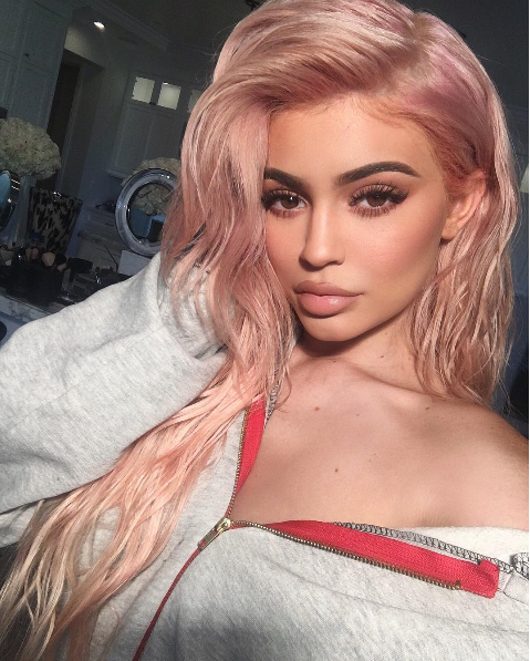 Kylie Jenner Shows Off Her New Hairdo