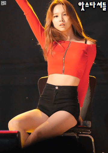 핫스타셔틀 움짤 HotStarShuttle K-POP: 150820]피에스타 재이 쩍벌 노출 움짤 핫스타셔틀