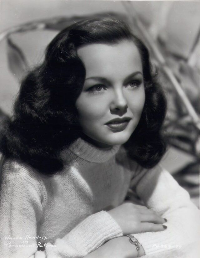 Photos of Wanda Hendrix in the 1940s and ’50s Vintage Everyday