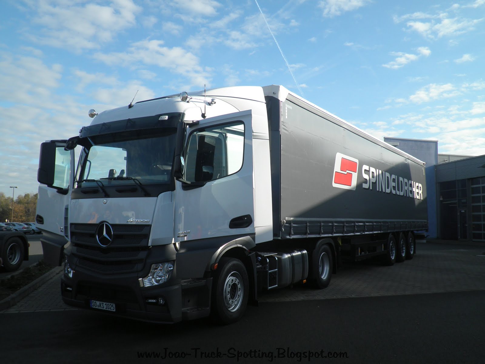 Mercedes benz new actros 2011 trucks #4