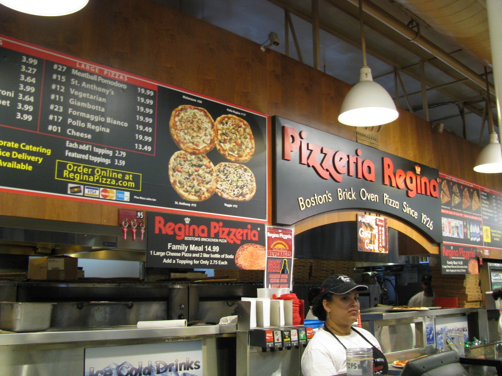 Corrie Food Regina Pizzeria & Quincy Market Boston, MA