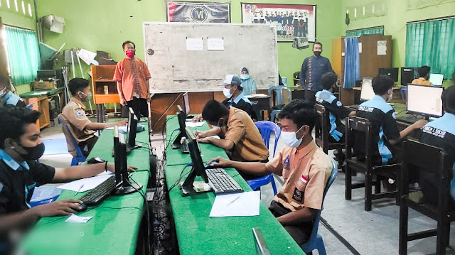 SMKN 1 Sikur laksanakan USBK dengan protokol kesehatan ketat 