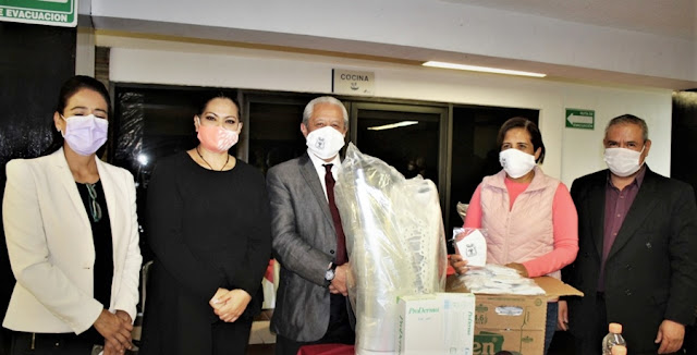 Virginia Meza Cruz entregó kits de protección para personal de salud del ISSSTEP