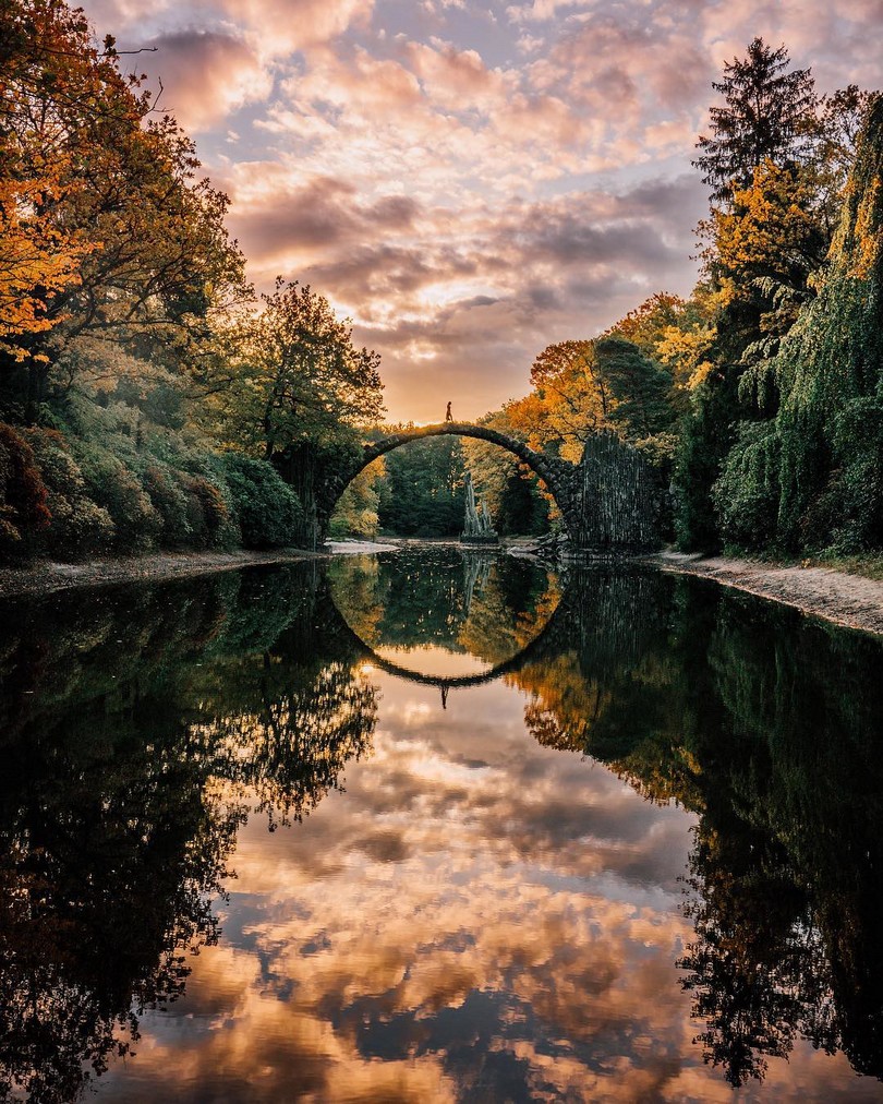 Arch bridge (Rakotzbrucke or devils bridge) in Kromlau, Germany