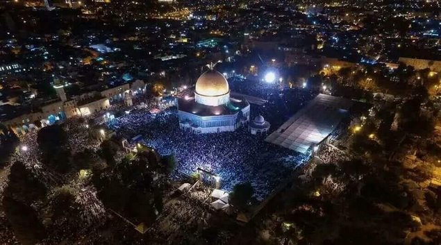 Meski Dijaga Dengan Ketat, Umat Islam Palestina Penuhi Masjid Al Aqsha Di Malam 27 Ramadhan