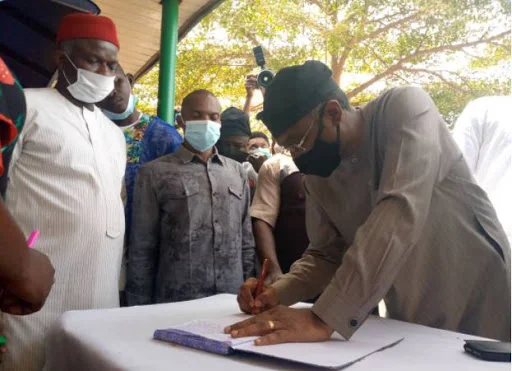 Gbajabiamila meets with Abuja newspaper vendors over partner's death caused by his men