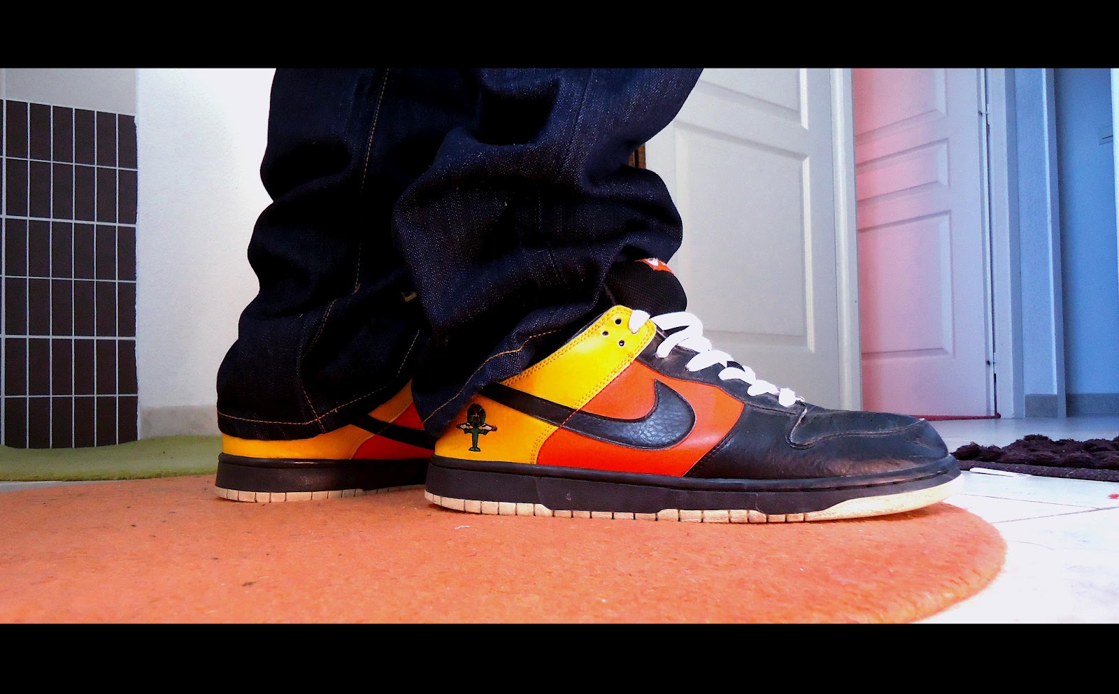 sb dunk raygun