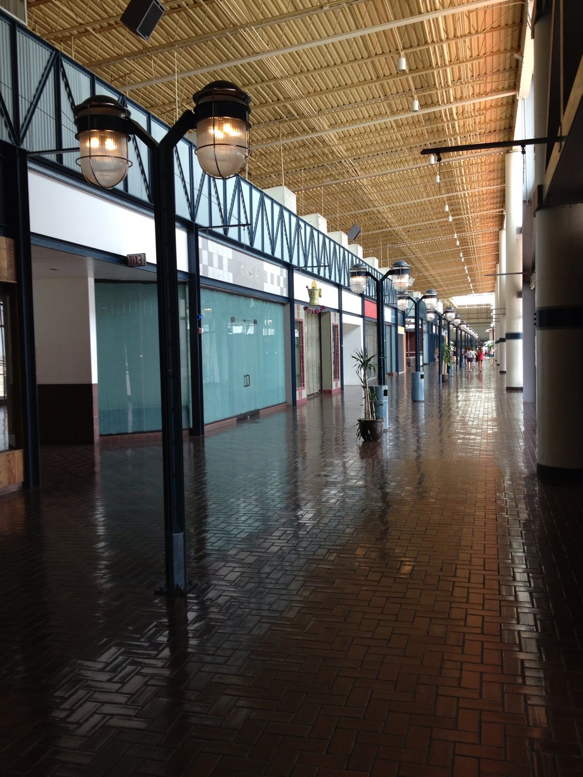 The Louisiana and Texas Retail Blogspot The rebirth of the Riverwalk Mall New Orleans Louisiana