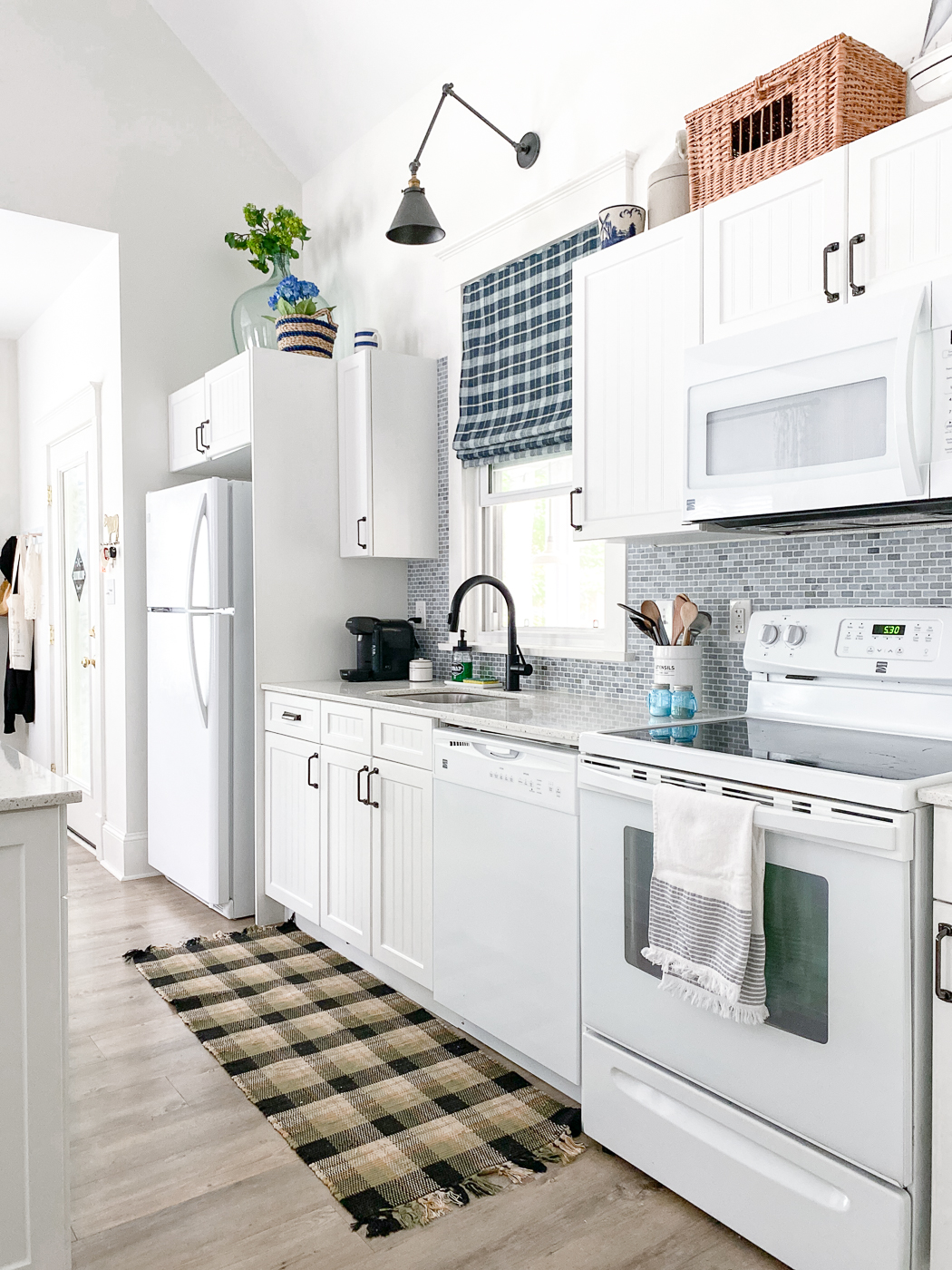 How to Organize Pots and Pans - Kitchen Cabinet Storage Ideas ...