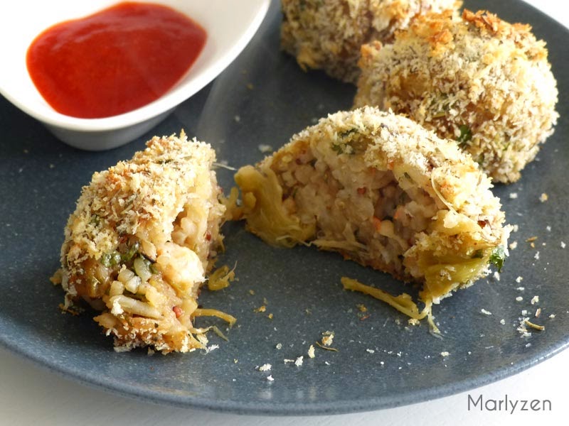 Boules de riz panées au panko cuites au four.