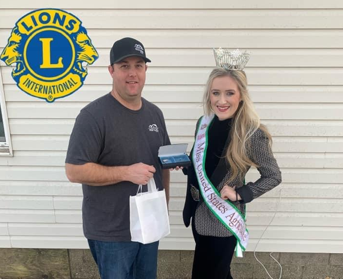 KXMX Local News Hull Donates Hearing Aids to Lions Club