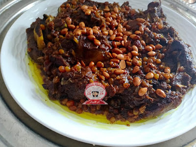مروزية العيد على حقها وطريقها معلكة محمرة ومجمرة