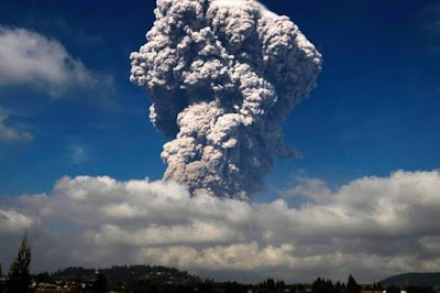 Volcano Eruption on Indonesia,Mount Sinabang