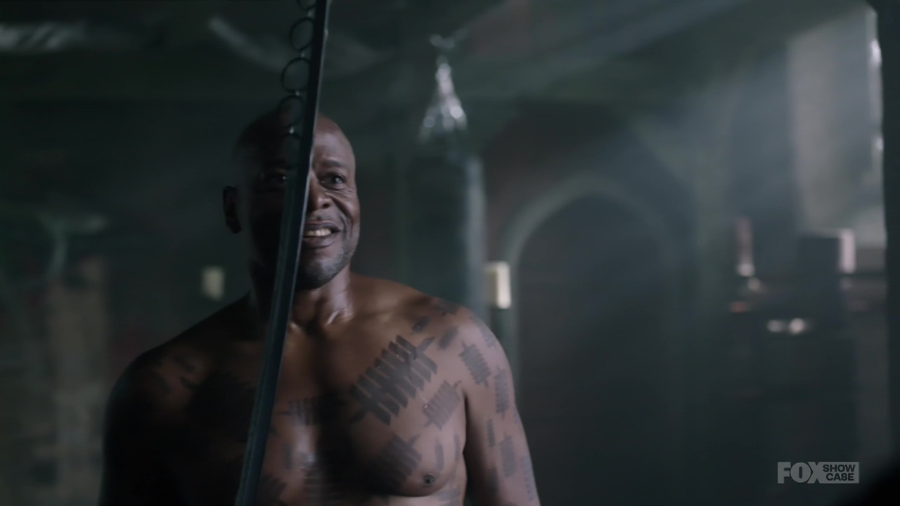 Films Et Séries Tv Avec Sherman Augustus ausCAPS: Sherman Augustus and Jordan Bolger shirtless in Into The