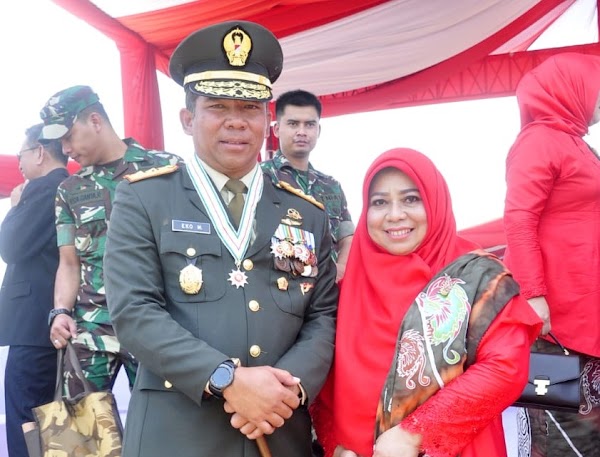 Didampingi Istri, Pangdam Jaya Hadiri HUT ke-74 TNI Didampingi Istri, Pangdam Jaya Hadiri HUT ke-74 TNI