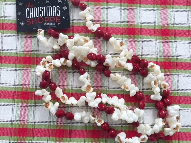 popcorn cranberry garland Christmas Shoppe plaid cloth