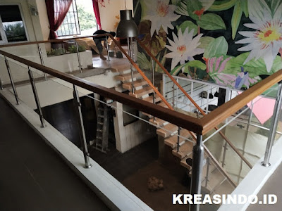 Railing Balkon Stainless Kombinasi Akrilik pemasangan Di Perumahan Villa Permata Santi Cinere
