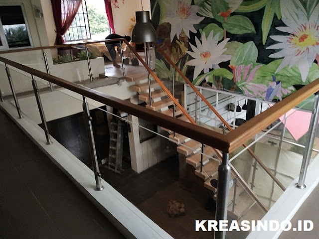 Railing Balkon Stainless Kombinasi Akrilik pemasangan Di Perumahan Villa Permata Santi Cinere Railing Balkon Stainless Kombinasi Akrilik pemasangan Di Perumahan Villa Permata Santi Cinere