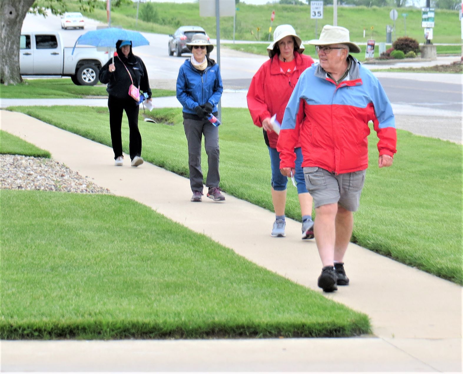 Travel Bug Shelbina, Missouri Walk and a Major Priceline Hotel SNAFU