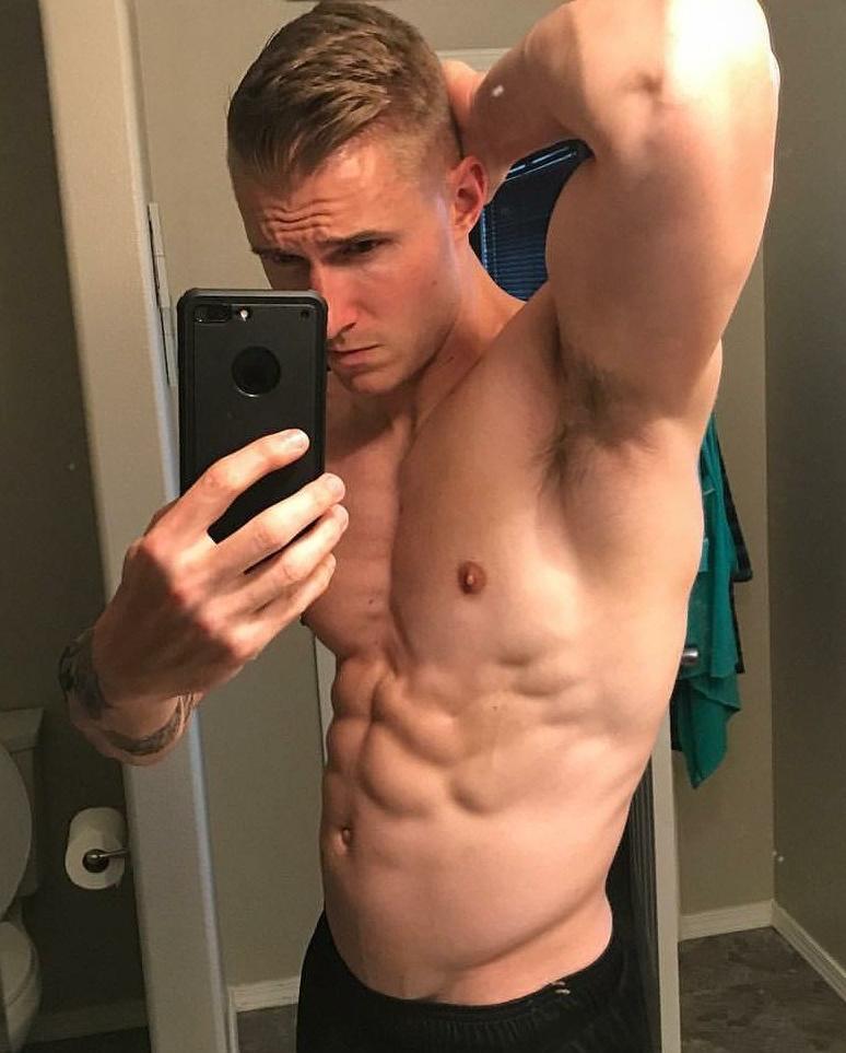 sexy-dominant-masc-military-alpha-top-dilf-hairy-armpits-abdominals-muscles-selfie
