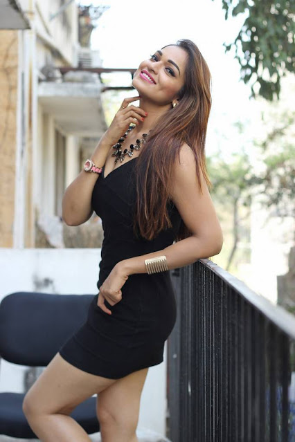 Actress Ashwini Hot Pics In Black Short Skirt 304