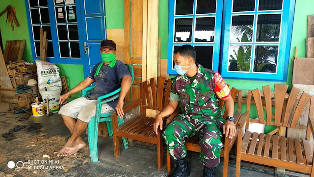 Silahturahmi dengan Warga Babinsa Koramil Gantiwarno Sosialisasikan Cegah Covid 19 Silahturahmi dengan Warga Babinsa Koramil Gantiwarno Sosialisasikan Cegah Covid 19