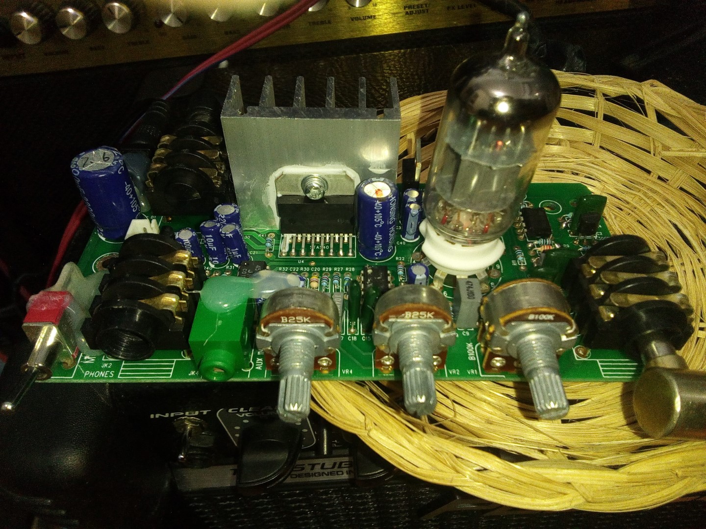 Ziemelamerika Tevocis Vai Misters Augums Orange Micro Dark Schematic Guidemewrite Com