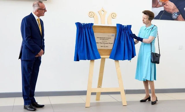 NHS (National Health Service) Blood and Transplant Centre. The Princess visited the North East Ambulance Service in Hebburn