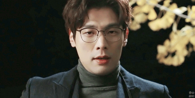 [저글러스] 이것은 로코를 위한 피지컬 차이 + 남주가 본인 피지컬 생각 안하고 여주에게 뽀뽀 할때.gif | 인스티즈