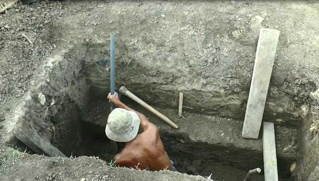 Tak Mau Repotkan Warga, Kakek Tua di Rembang Gali Kuburnya Sendiri