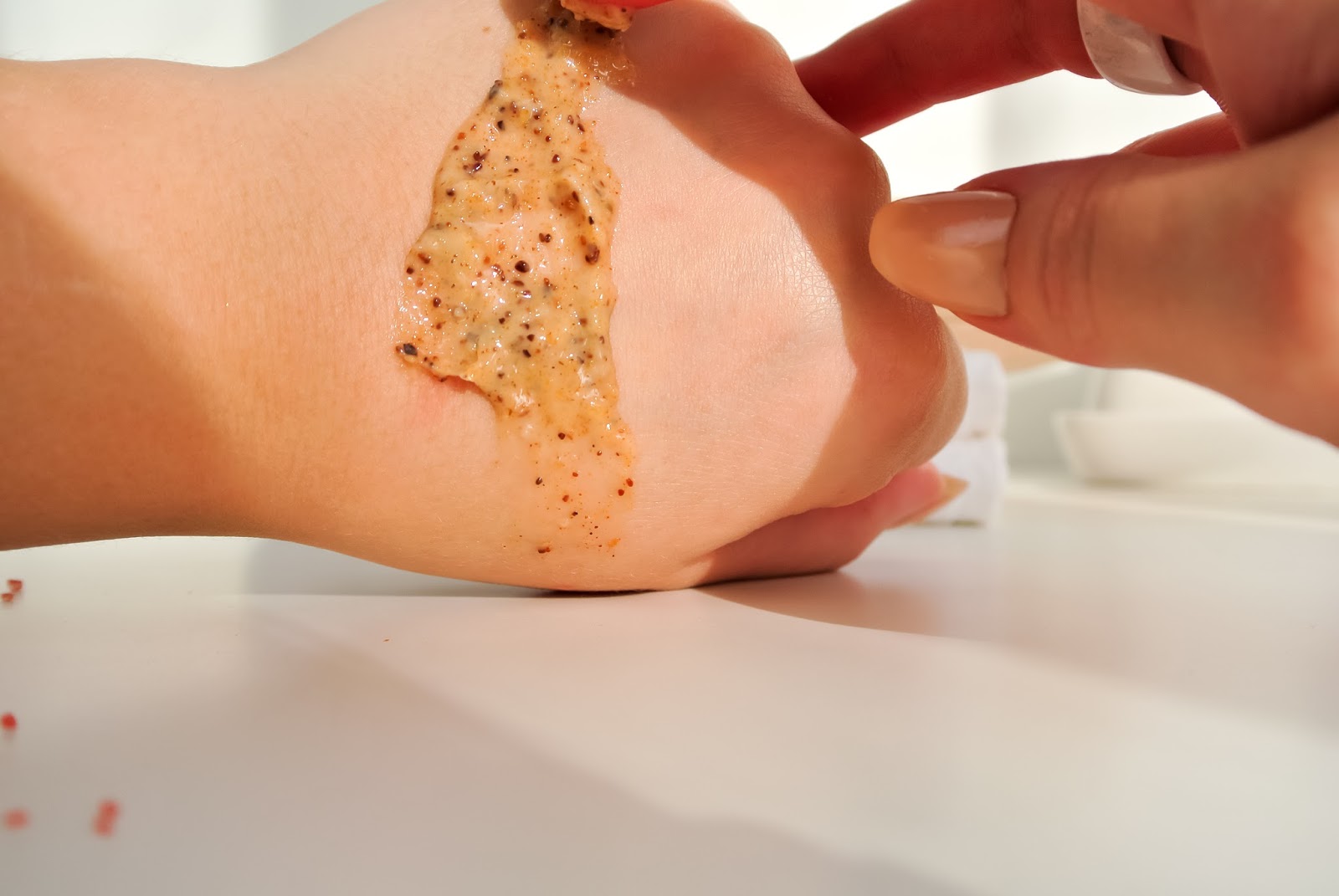 pece-o-telo-nuxe-kosmetika-peeling