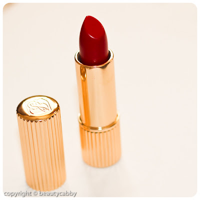 beauty cabby: Estee Lauder Pure Color Long Lasting Lipstick in Classic Red