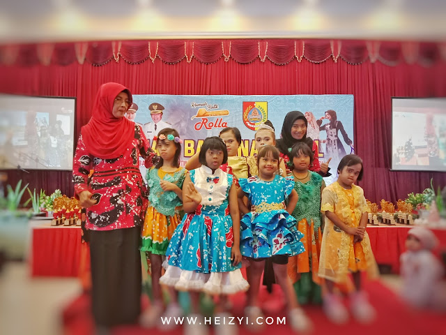 Fashion Show Anak Luar Biasa Hari Batik 2018
