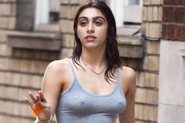 PICTURES OF WOMEN IN SHORT SKIRTS Iran Del Castillo Desnuda