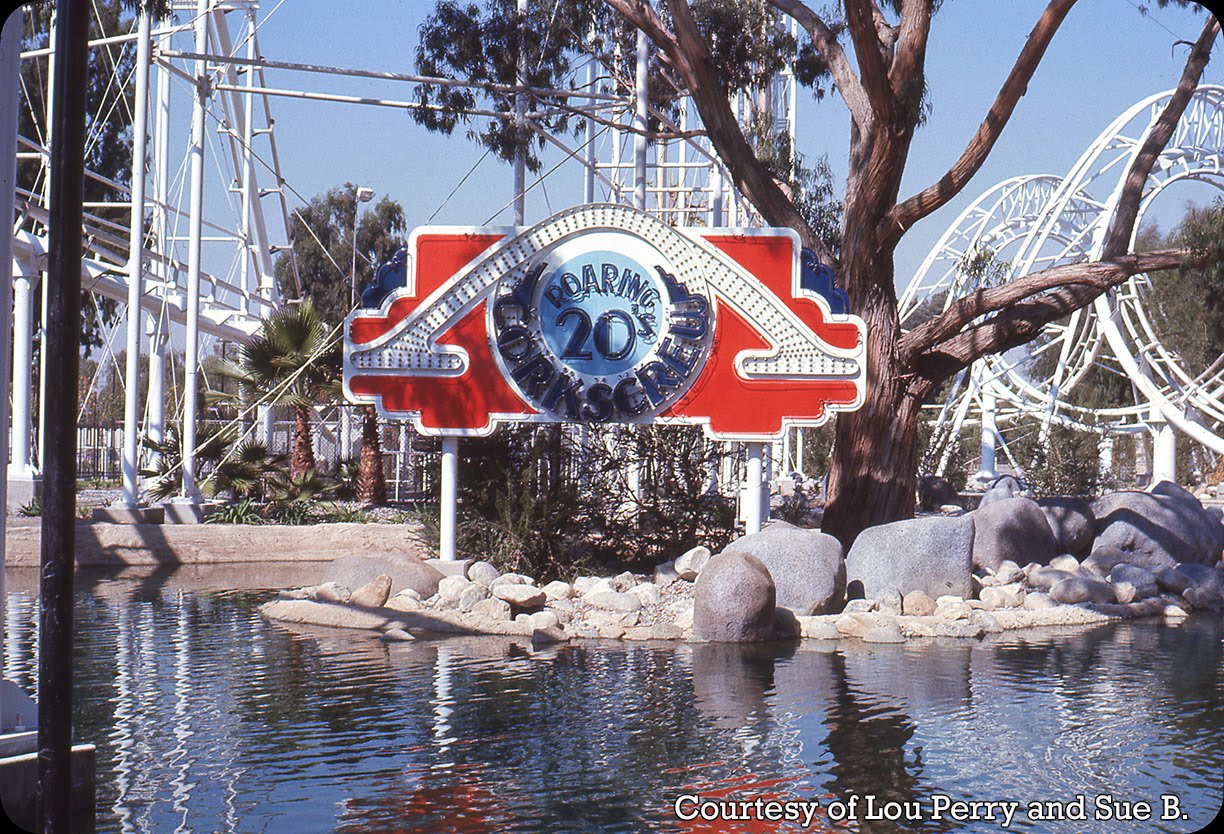GORILLAS DON'T BLOG Knott's Berry Farm, October 1975