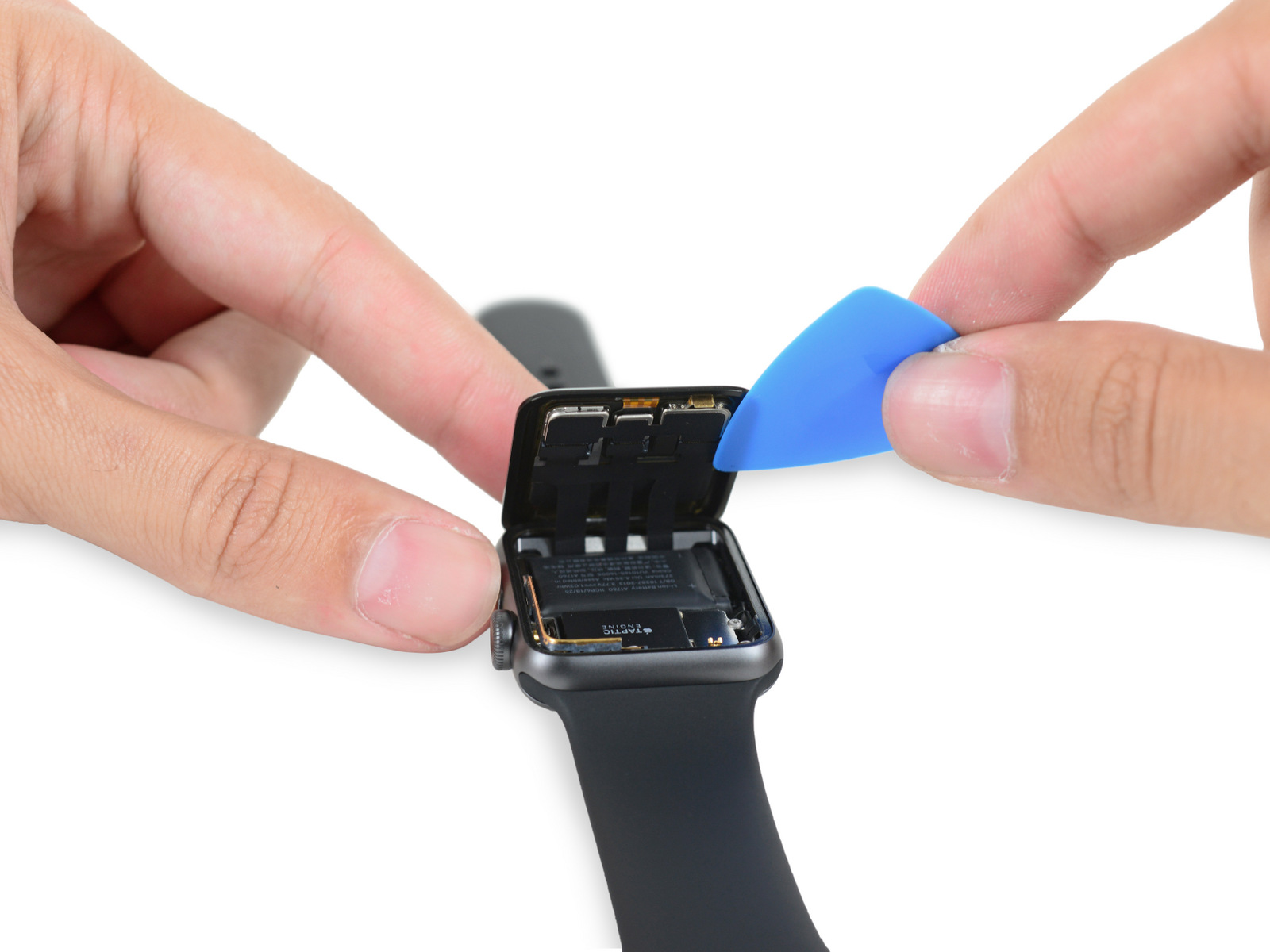 Как разобрать смарт часы. Дисплей Эппл вотч 2. Apple watch 7 IFIXIT. Apple watch se аккумулятор. Разбор смарт часов.