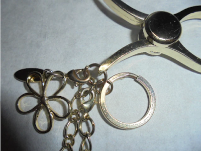 グローブホルダー&バッグチャーム裏面