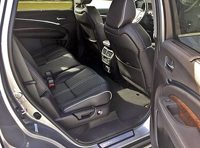 2017 Acura MDX Quick Look: Rear Seats