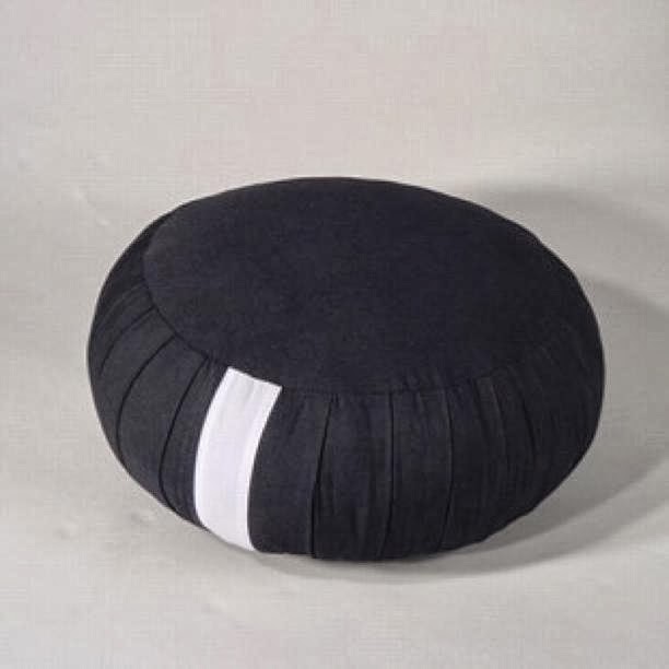 座禅専用の座布団が気になる パレオな男