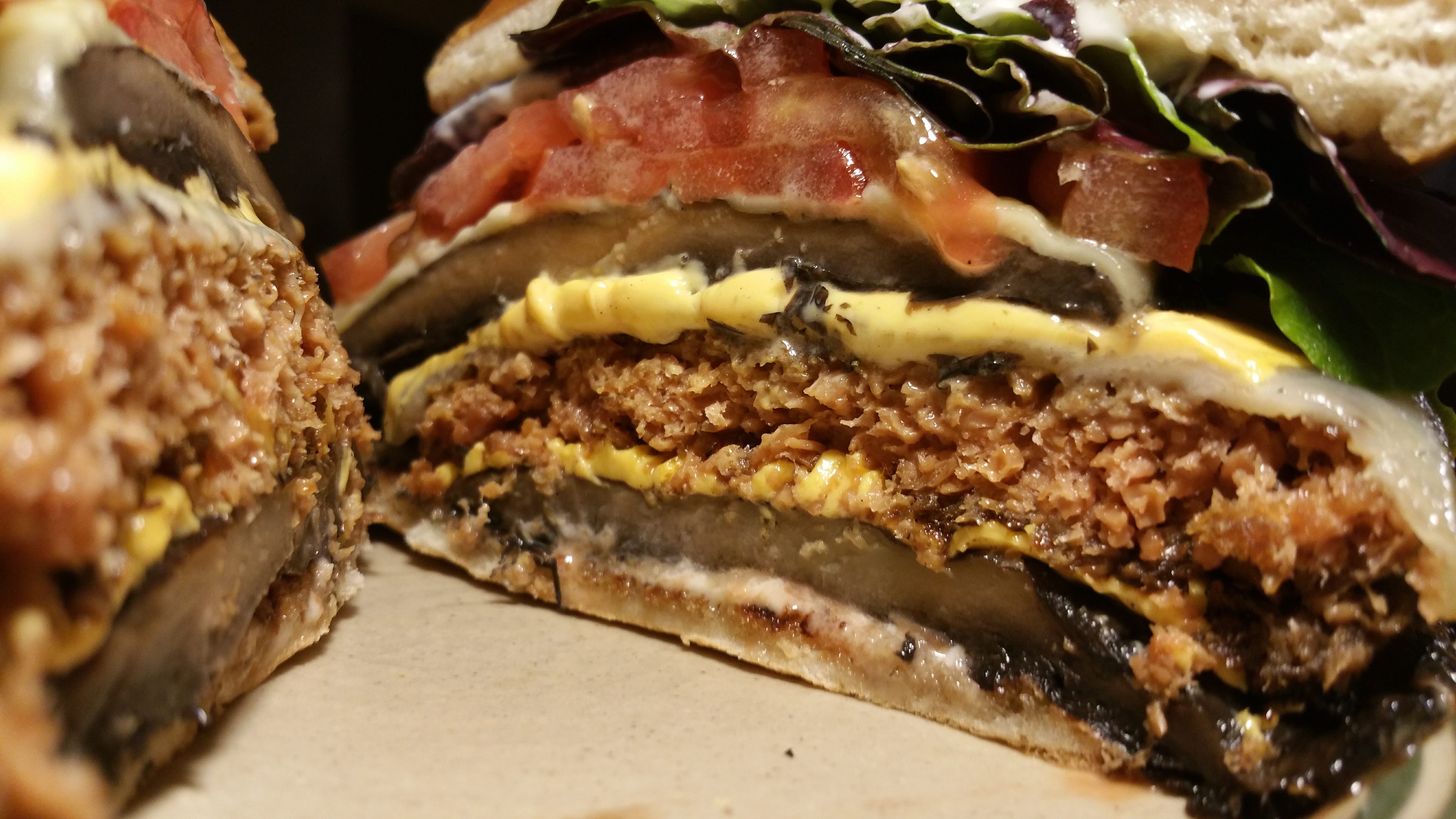 Food's Fan Club Triple Cheese Burger Muenster, American and Pepper Jack