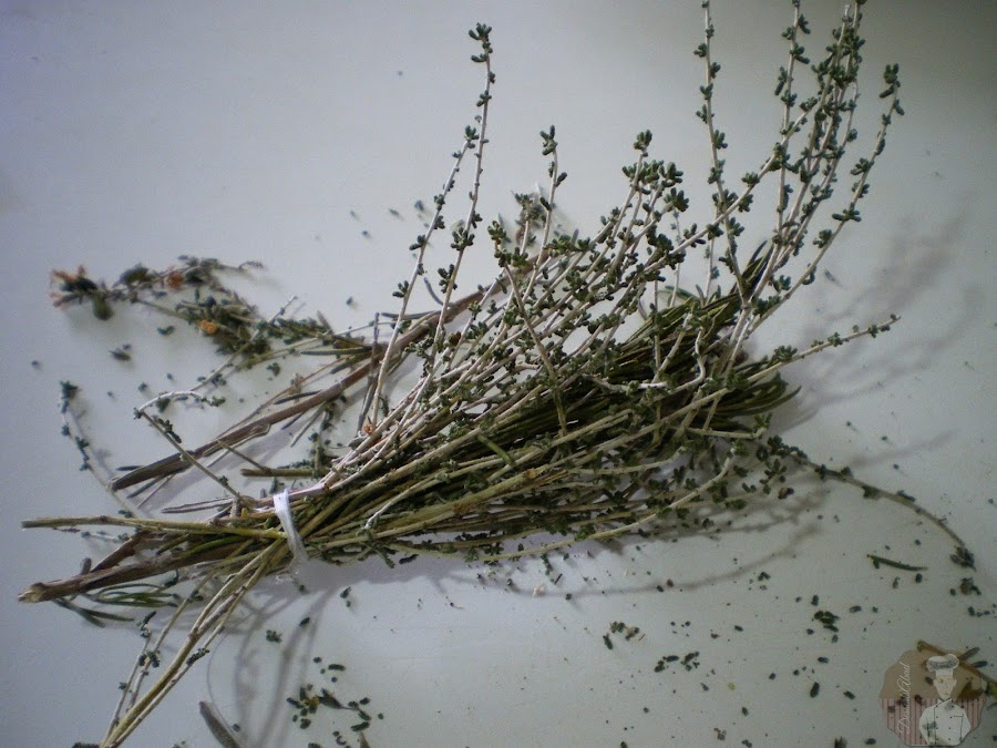 Atadillo de romero y tomillo