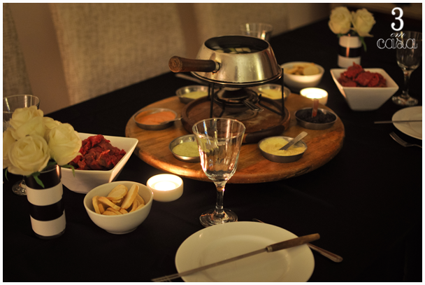 mesa decorada fondue