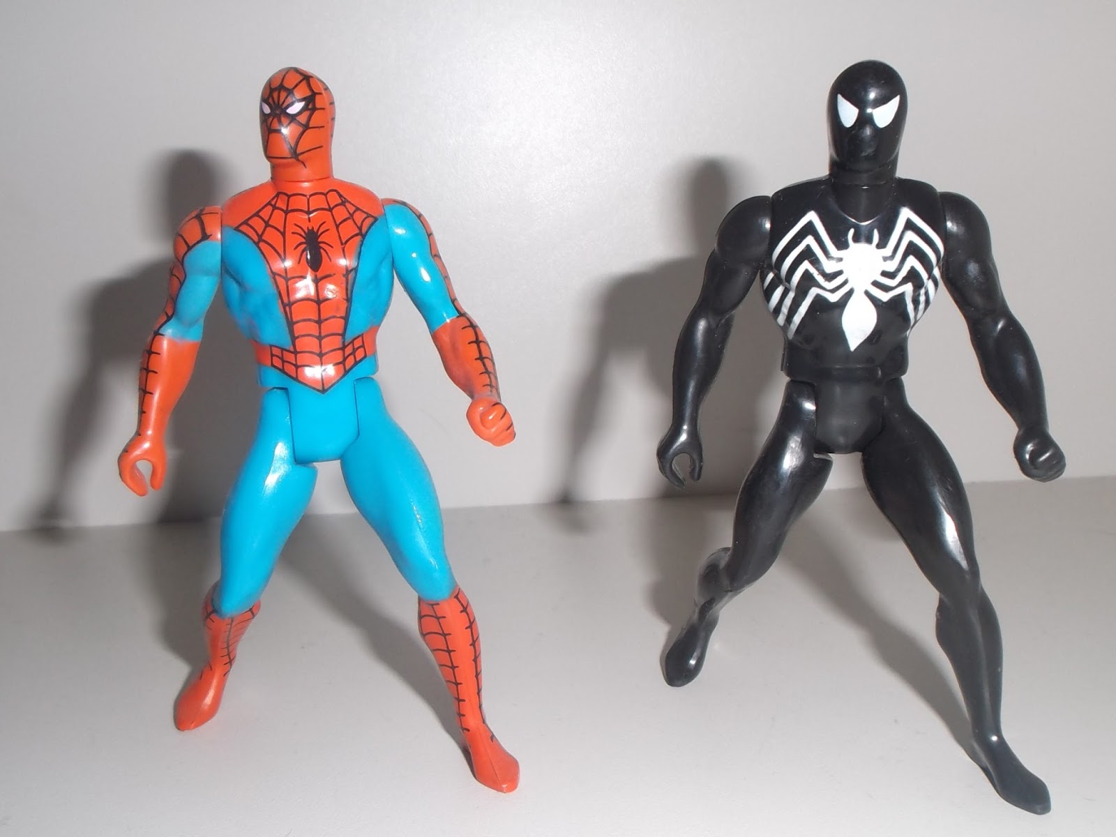 2 Minute Toy Break! Marvel Secret Wars Black Suit SpiderMan