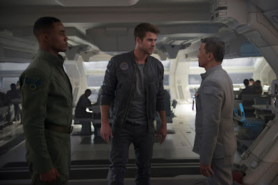 Liam Hemsworth and Jessie Usher in Independence Day Resurgence
