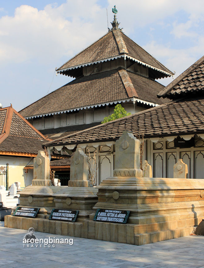 makam raja-raja demak