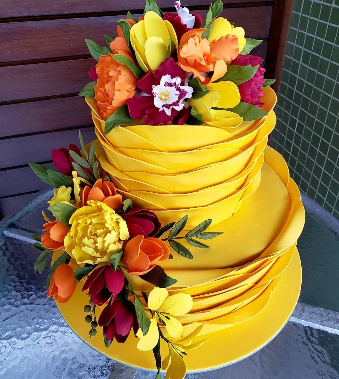 TORTAS DE COLOR AMARILLO