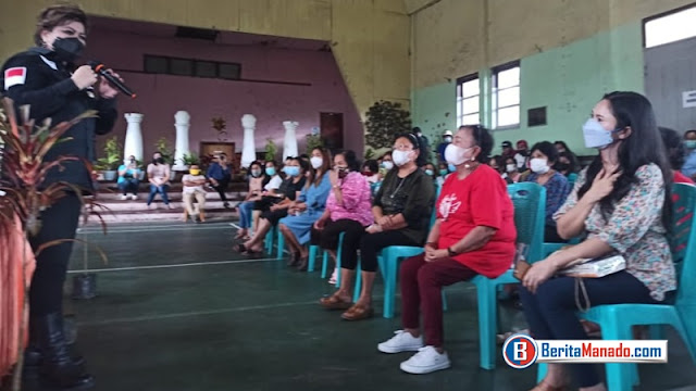 Sosialisasi Empat Pilar MPR-RI, Senator Maya Rumantir Beri Motivasi Bagi Warga Kakaskasen Satu Sosialisasi Empat Pilar MPR-RI, Senator Maya Rumantir Beri Motivasi Bagi Warga Kakaskasen Satu